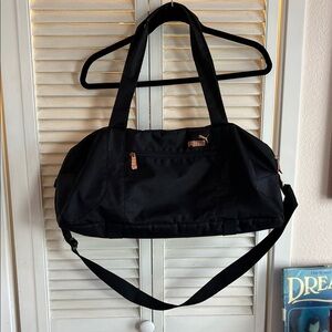 Puma Gym & Yoga Black Bag with Rose Gold Zips & Accents  19x12’ish 🏋️‍♂️🧘🏻‍♀️